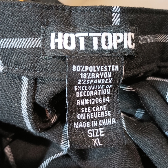 Hot Topic Black Plaid Skirt With Belt Size XL - Picture 7 of 7